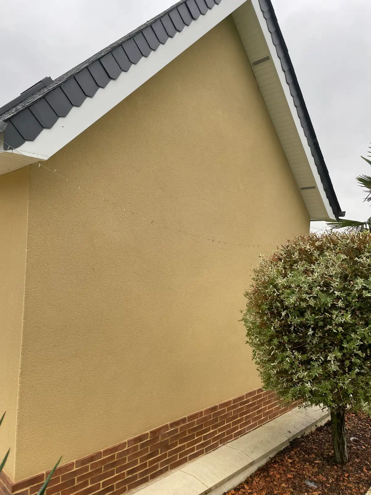 Après nettoyage de façade à Courseulles-sur-Mer par Normandie Nettoyage — résultat professionnel garanti Calvados (14470)