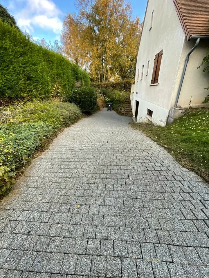 Après nettoyage de pavés à Bayeux par Normandie Nettoyage — résultat professionnel garanti Calvados (14400)