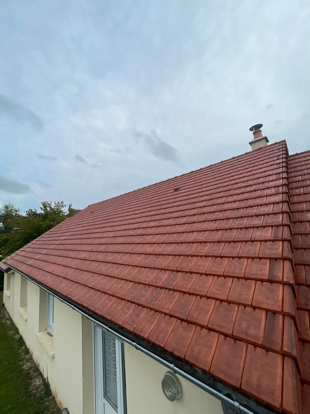 Après démoussage de toiture à Honfleur par Normandie Nettoyage — résultat professionnel garanti Calvados (14600)