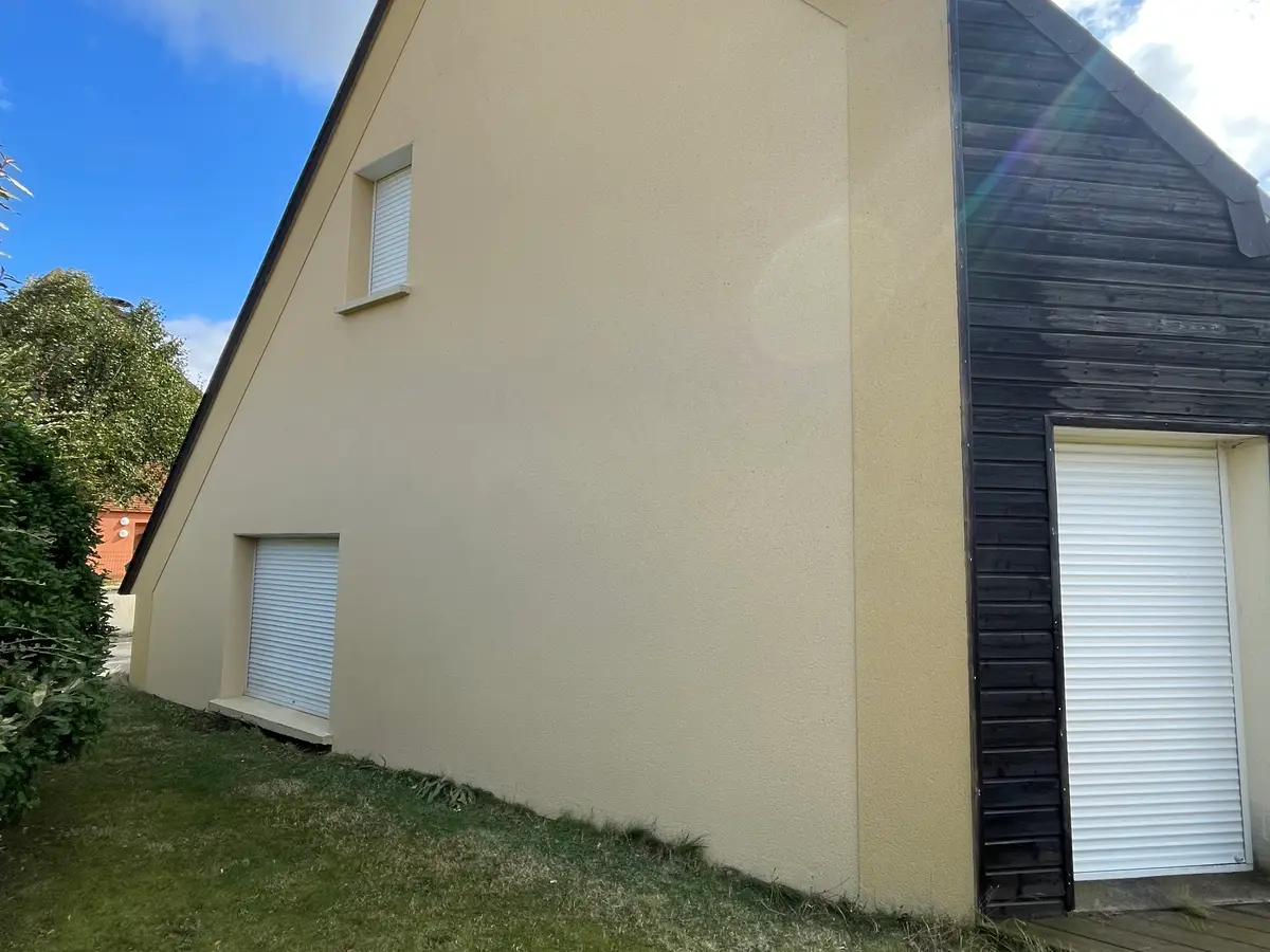 Après nettoyage de façade à Coutances par Normandie Nettoyage — résultat professionnel garanti Manche (50200)